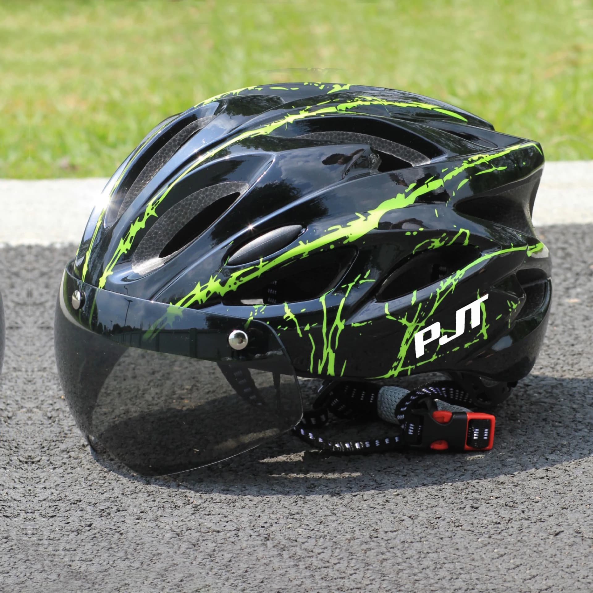PJT Ultra Lightweight Bike Helmet PC Shell and EPS MTB Foam Construction Cycling Helmet 18 Ventilation Air vents Bike Helmet
