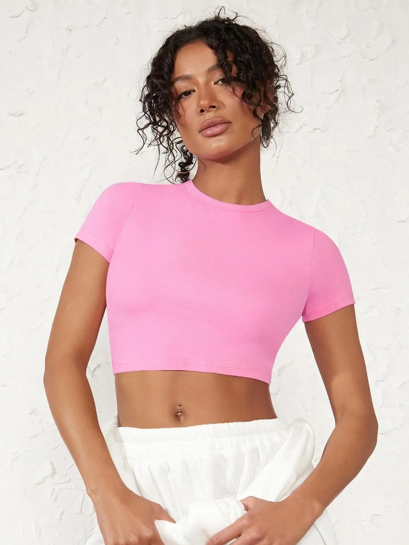 Top attillati T-shirt corta sexy T-shirt estiva da donna maniche corte traspirante elasticizzata morbida T-shirt da donna che evidenzia una buona figura