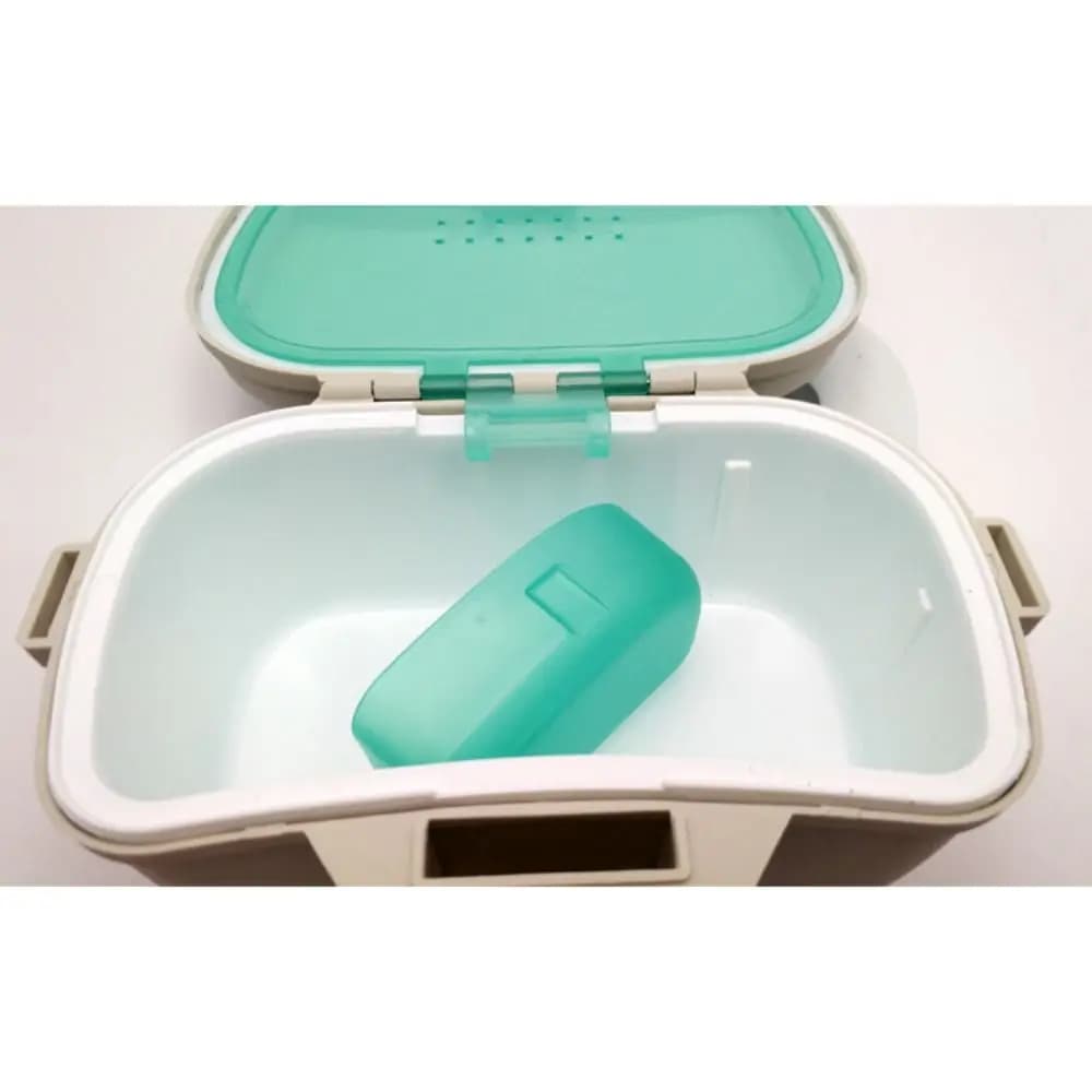 Plastic Insulated Live Bait Box Ventilated Lid Leakproof Design Fishing Tackle Box Durable Construction Bait Container