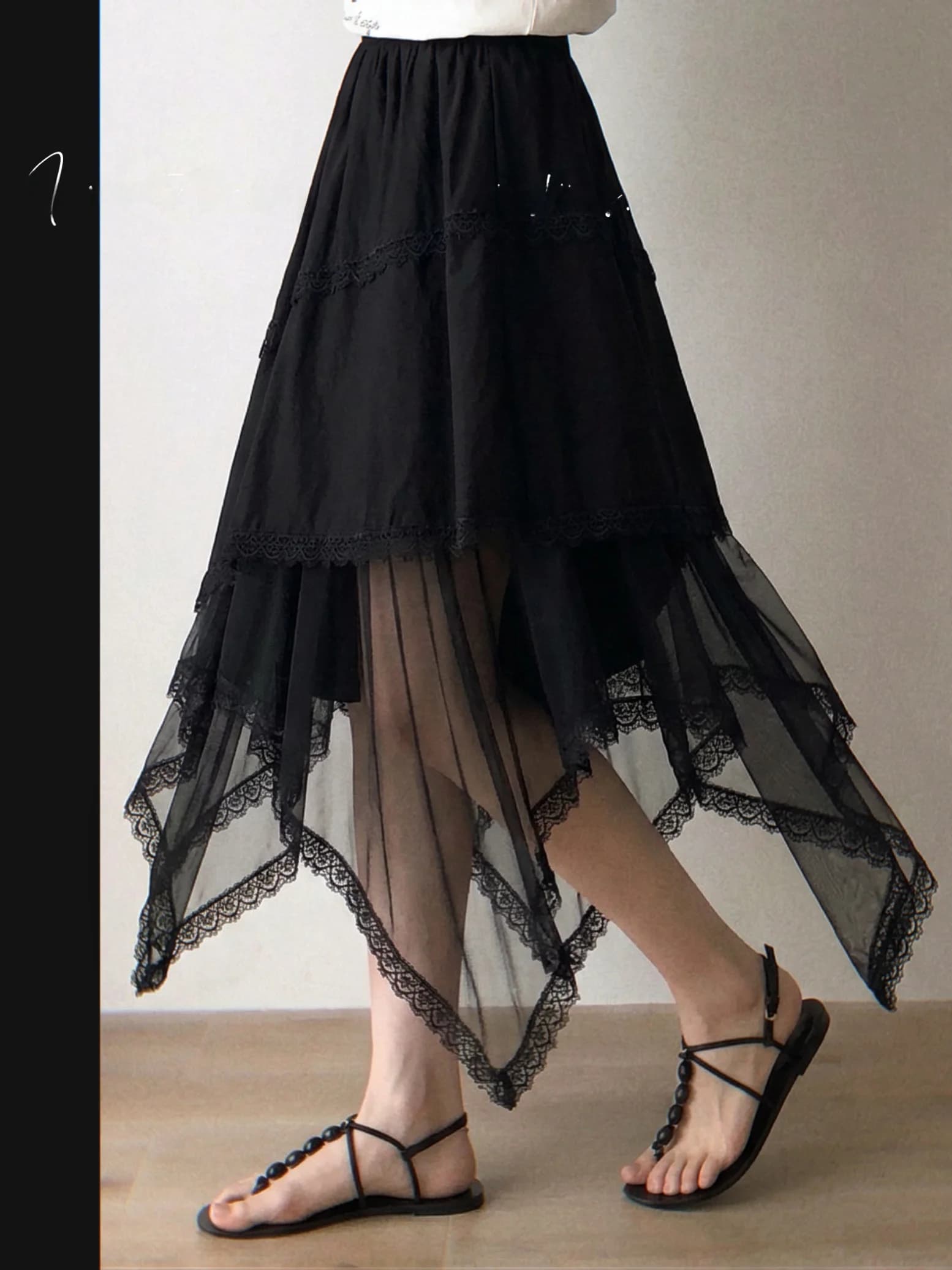 Gonna a strati asimmetrica Design Sensation con pizzo, gonna a mezza lunghezza da donna, stile estivo color crema, moda premium da donna