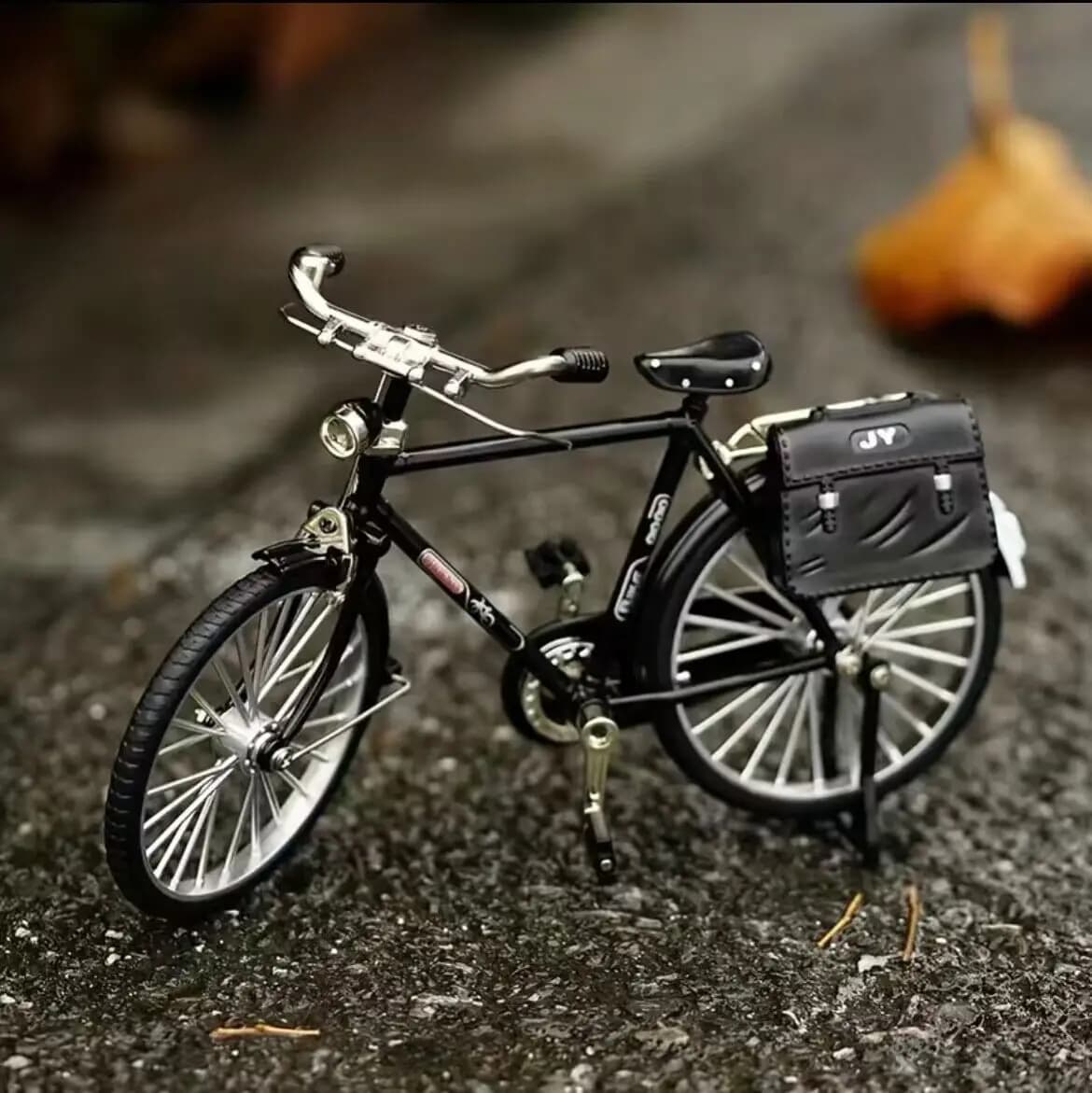 1:10 Mini modello in lega di bicicletta retrò con borsa e pompa d'aria in metallo retrò bicicletta pressofusa simulazione collezione regali giocattoli per ragazzi