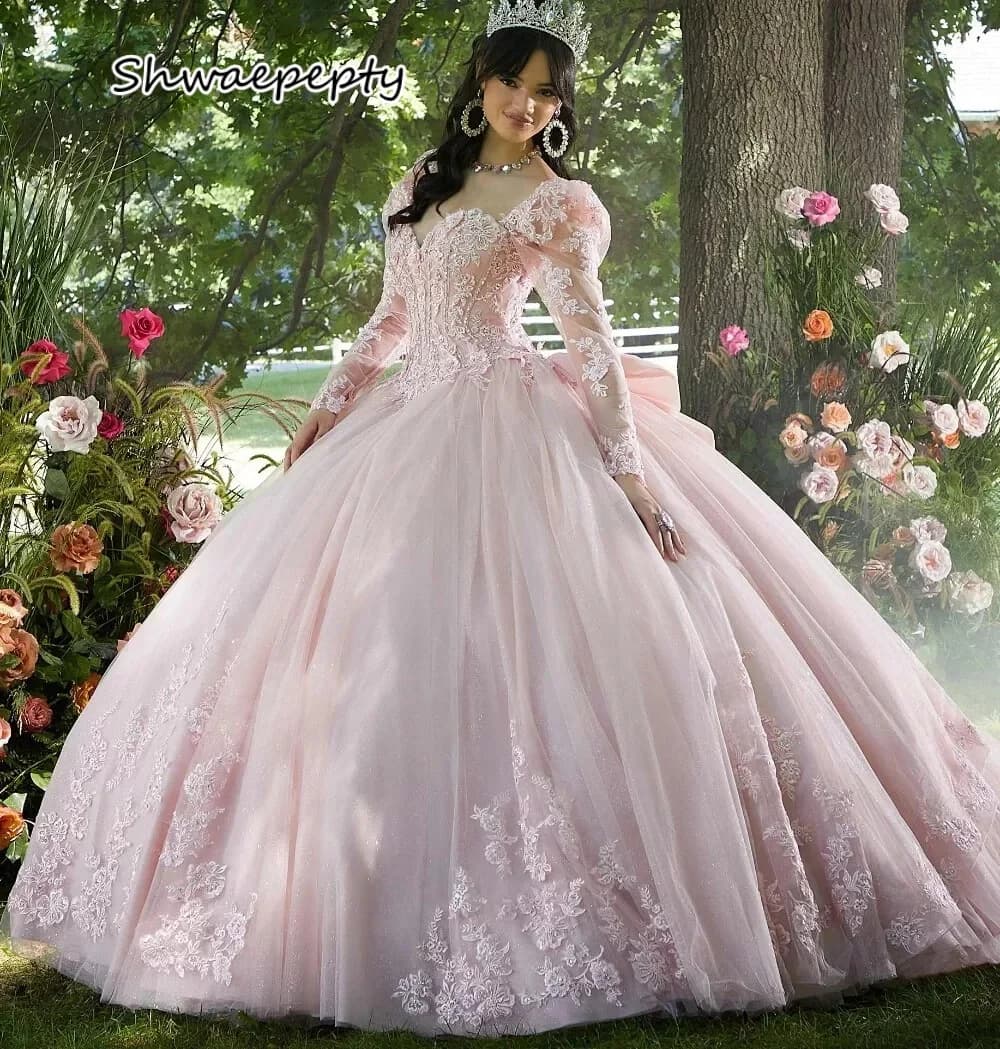 Abito da principessa Quinceanera a maniche lunghe con applicazioni in pizzo Abito dolce 16 personalizzato per ballo di fine anno