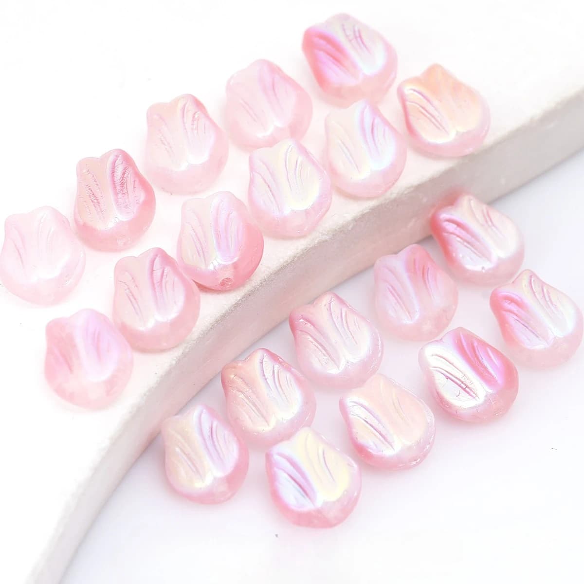 4/8g about 5g Random Pink 8*9mm Glass Tulip , Mini Flower-shape Glass seed Beads, Loose Spacer Beads For DIY Jewelry Making