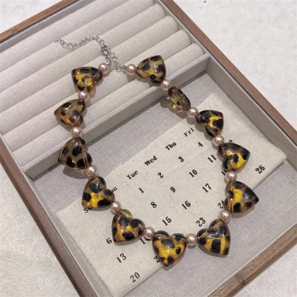 Collana con Cuore e Fiore Leopardato, Girocollo Vintage con Perle e Strass, Gioiello per il Collo, Catena per Clavicola per Ragazze