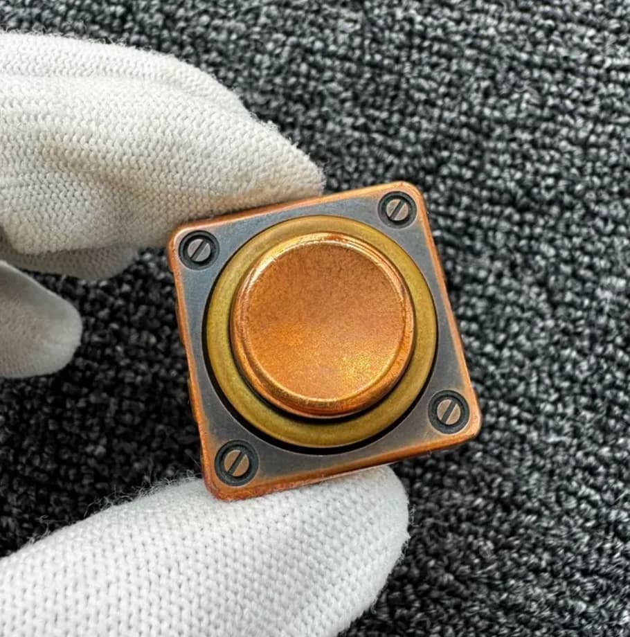 Used EDC Wanwu Decision Commander Purple Copper Fingertip Gyroscope fidget spinner metal decompression toy