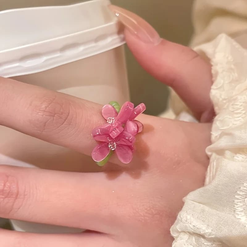 Confezione da 2 anelli elastici viola per donna, eleganti anelli floreali, anelli elastici con perline in resina di lusso, anelli impilabili per l'amicizia, regali per le vacanze, regali per amiche