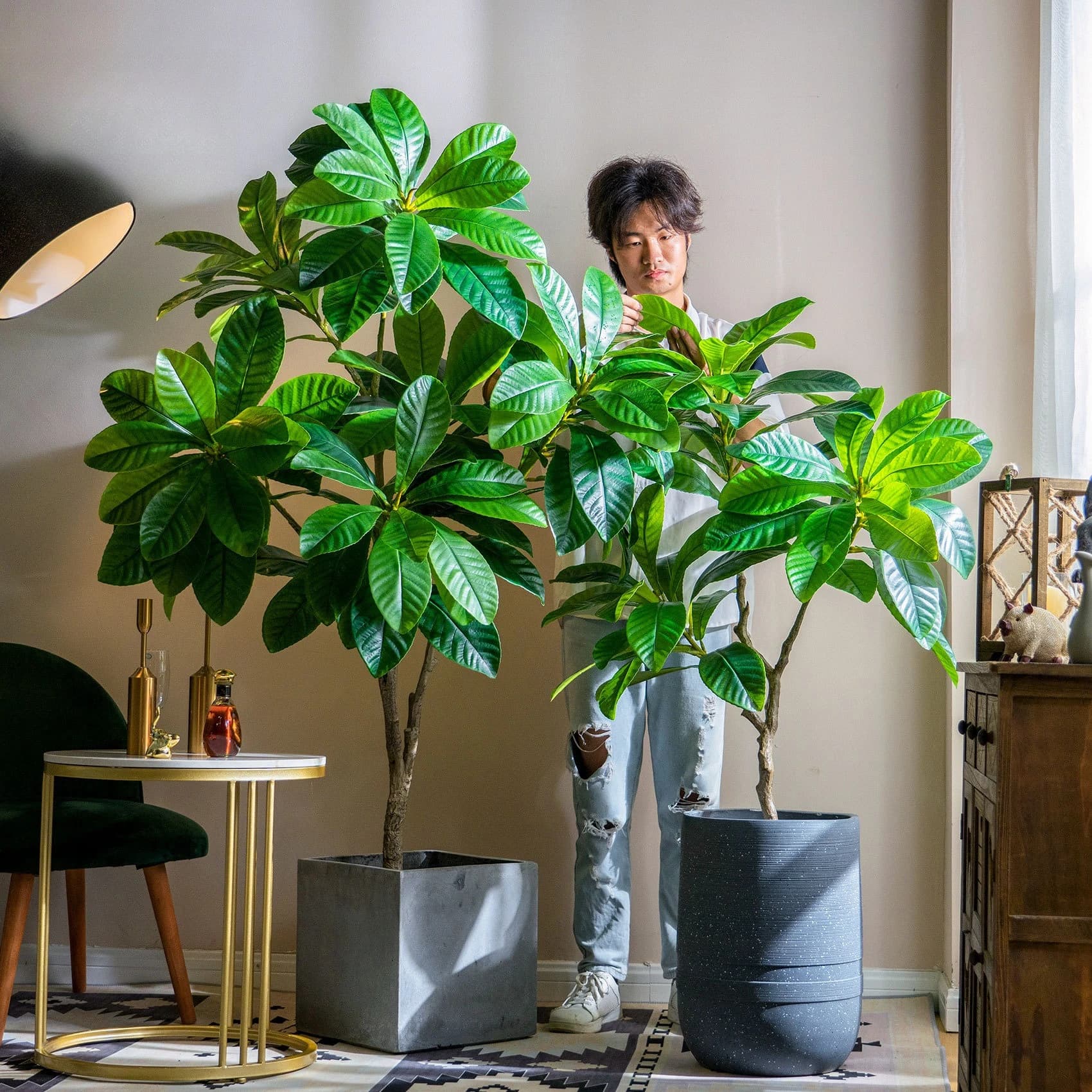 Piante ad alta bioniche come alberi di nespolo Albero artificiale Paesaggistica Magnolia simulata Decorazione di piante verdi Erba artificiale