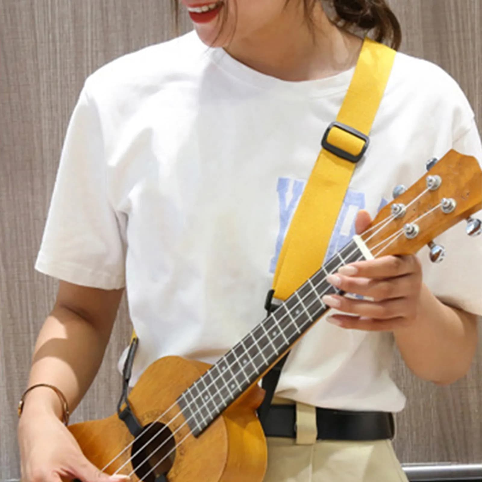 Elegante Tracolla per Ukulele Senza Fori, Regolabile in Cotone, Design Semplice ed Elegante per Ukulele, Chitarra e Chitarra Elettrica