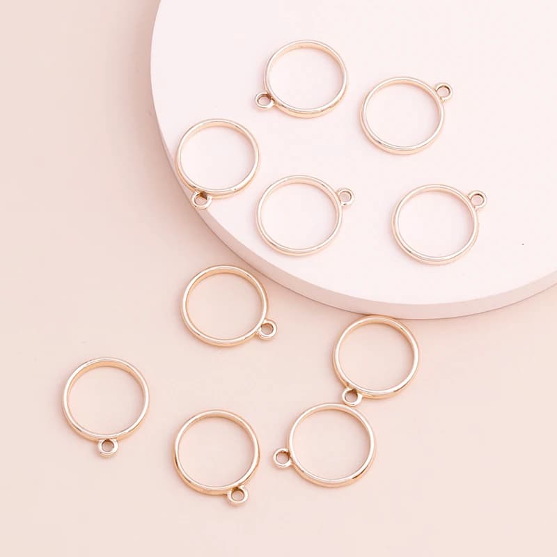 Leslie 30 pz 18*15mm Cerchio In Lega di Fascino Rotondo In Metallo Telaio Cavo Lunetta Ciondolo per Orecchini Fai Da Te Collana Accessori di Gioielli