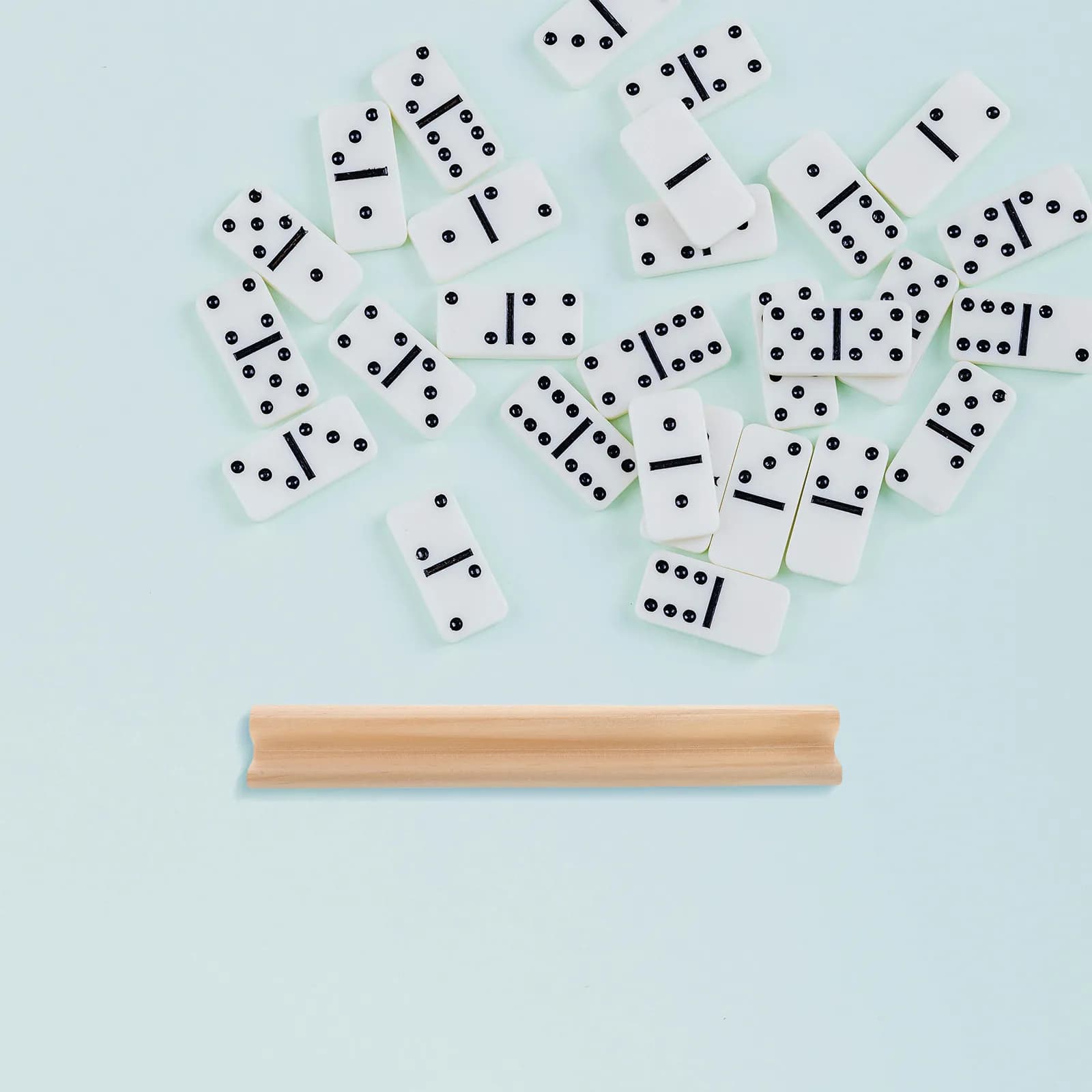 Base per Domino in Legno da 19 cm, Elegante e Minimalista, Organizzatore per Giochi come Mexican Train e Mahjong, per Scrivania Educativa
