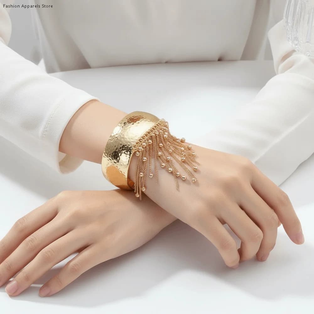 Bracciale a Polsino con Nappe Placcato Argento, Materiale Ipoallergenico, Catene Multistrato, Fascia Larga con Frange, Lega Leggera