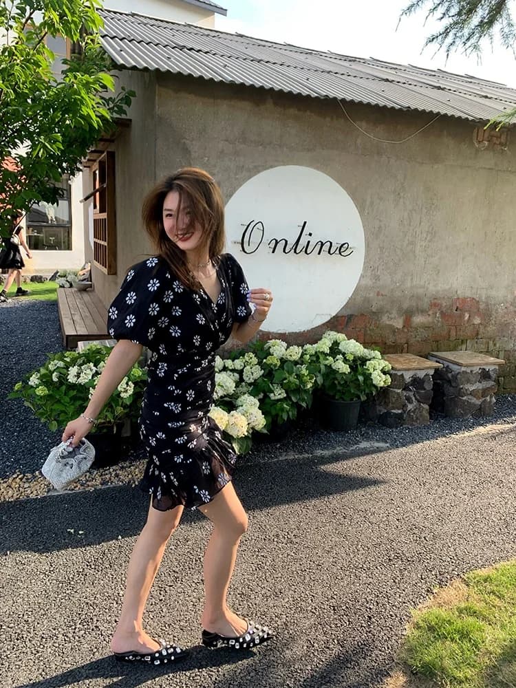Abito da donna con stampa floreale unica, scollo a V, gonna a vita alta, gonna a trapezio, manica corta, stile coreano, nero, per il lavoro.