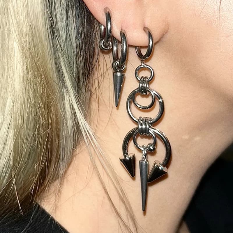 Catene di gioielli Grunge Rock Orecchini con rivetti cuciti per le donne Orecchini gotici di moda coreana con ciondoli Accessori punk
