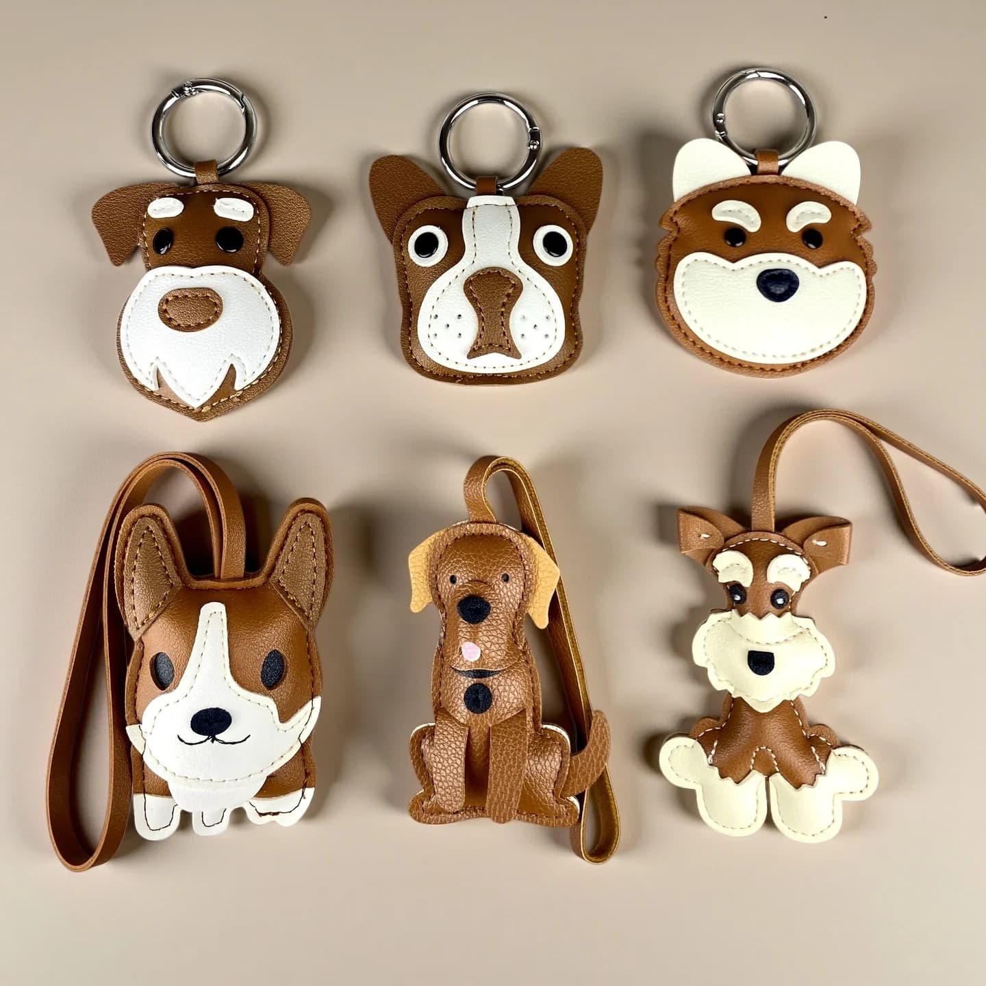 Portachiavi in Pelle PU Marrone a Forma di Cane - Ciondolo Cucciolo Carino per Borsa/Tracolla, Accessorio Quotidiano per Donna e Uomo / Regalo Perfetto