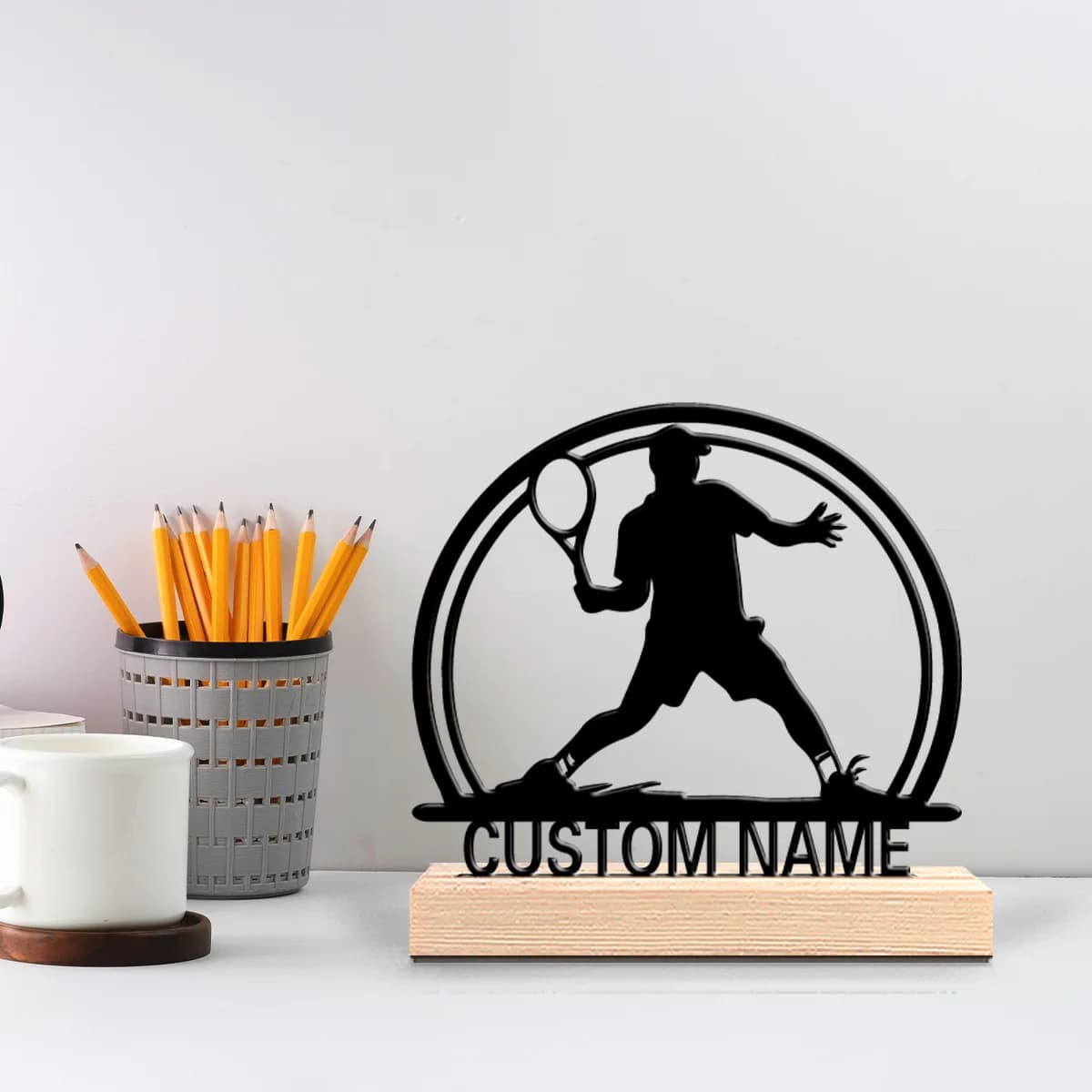 Statuetta in Metallo Personalizzata di Giocatore di Tennis con Base in Legno, Decorazione da Tavolo, Regalo per Appassionati di Sport