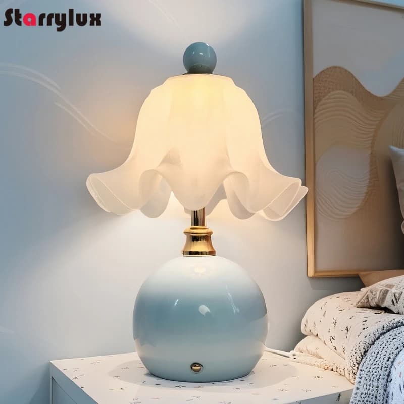Lampada da Tavolo Creativa Ricaricabile USB Stile Crema, Luce Notturna di Lusso per Comodino, Regalo di Compleanno, Lampada d'Atmosfera