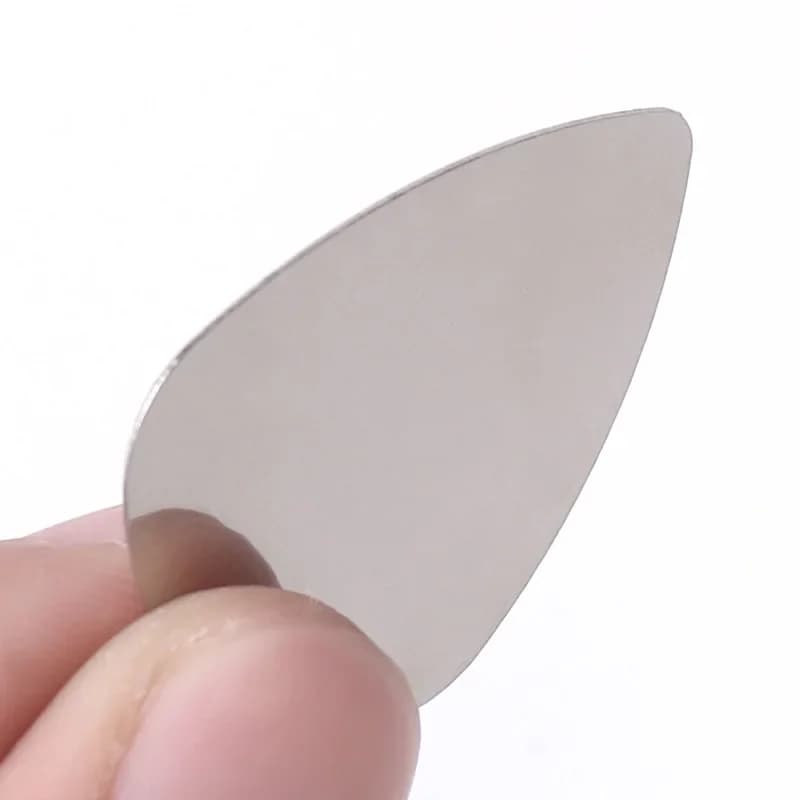 10 pz/lotto Spessore 0.3mm Plettri per Chitarra In Acciaio Inox Plettro per Chitarra In Metallo Pettro Vuoto Nessuna Stampa Parti e Accessori per Chitarra