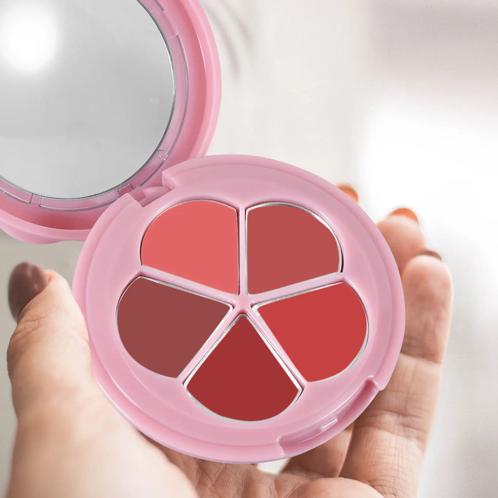 2Sets Lipstick Box Refillable Eyeshadow Case Portable Makeup Storage DIY Blusher Container Travel Makeup Supplies