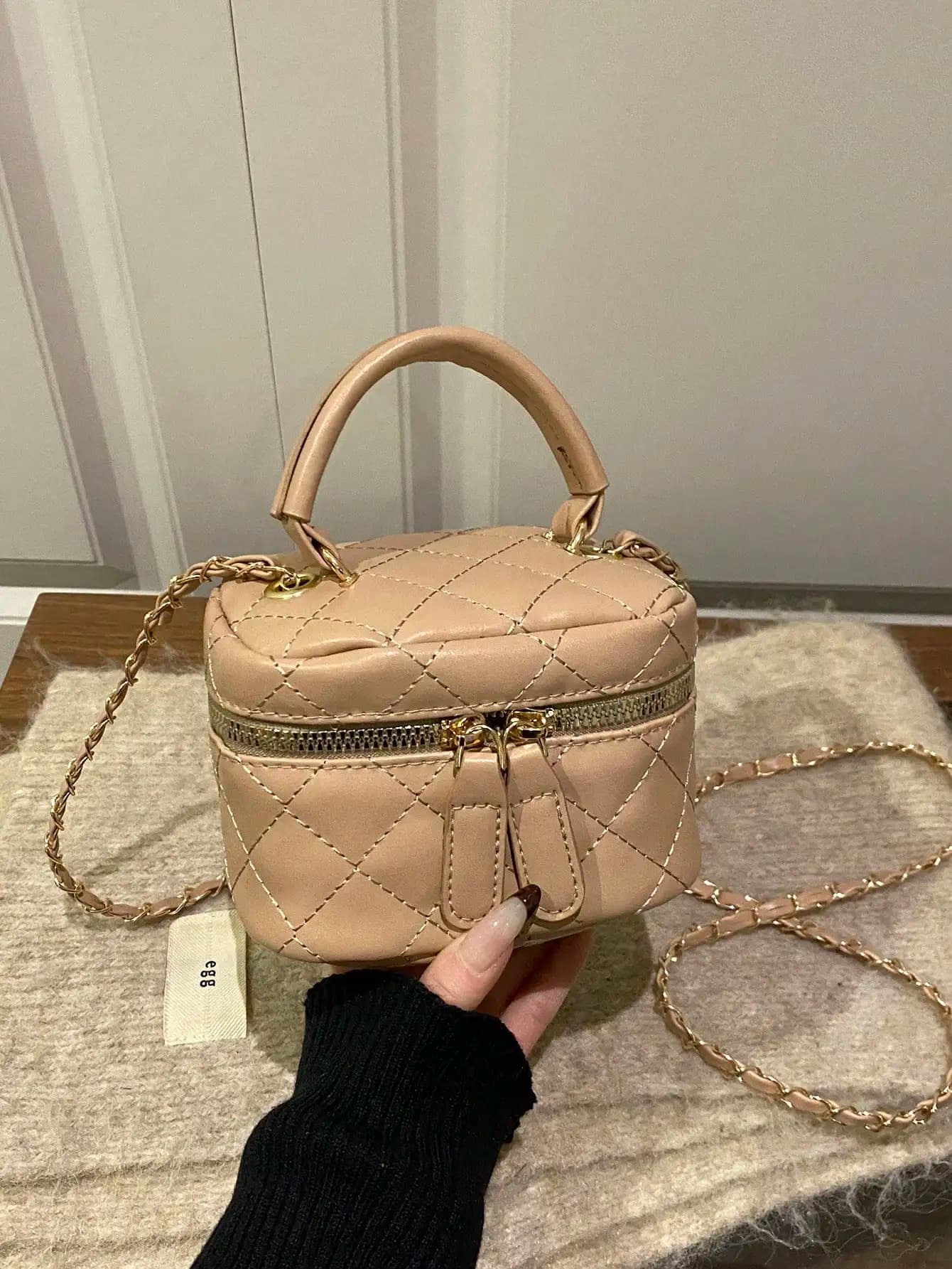 Lightweight Mini Bag, Chain Bag, Quilted Bag, Handbag, Bucket Bag, Suitable For Girls, College Students And Office Ladies, Great For Office, University, Work, Commuting, Outdoor Activities, Travel And Picnics.