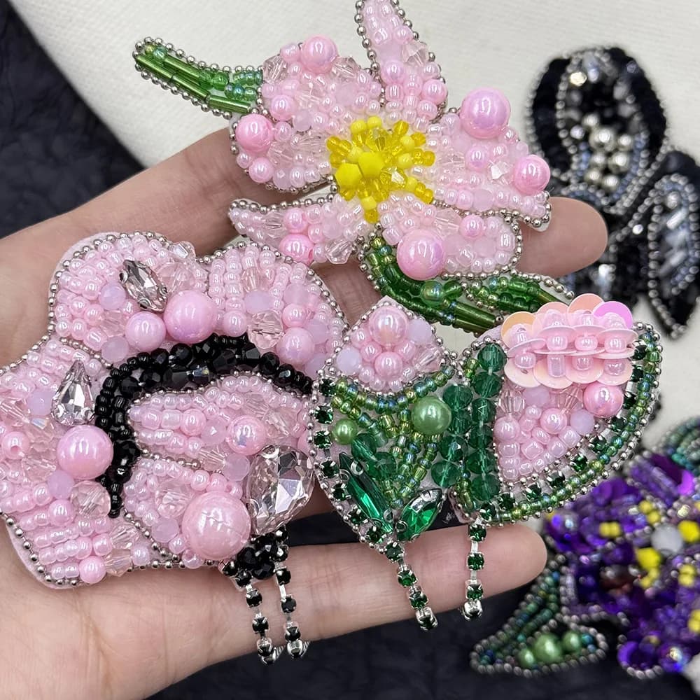 Toppa di stoffa con perline di fiori fatti a mano con nappe, fiori di rosa, toppe per scarpe, borse, abbigliamento