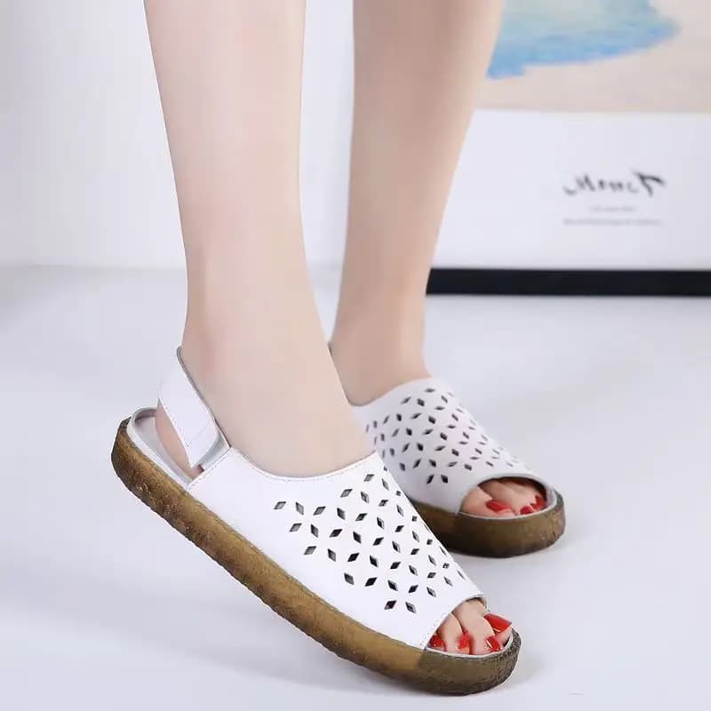 Sandali peep toe con suola piatta in vera pelle da donna Estate nuovi sandali da spiaggia all'aperto con suola morbida scavata in velcro traspirante