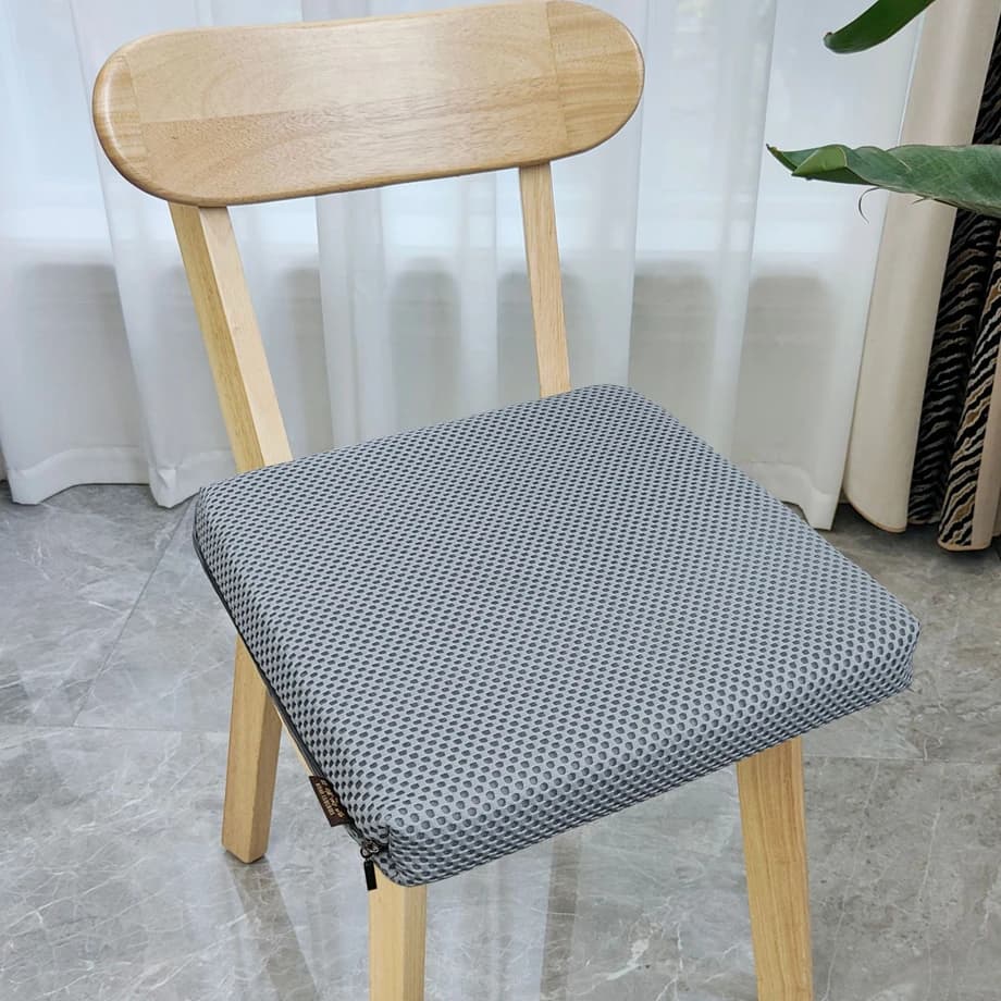 Breathable and Waterproof 4D Air Fiber Cushion, Long Sitting Anti rash Solid Wood Wheelchair Cushion, Meditation Cushion