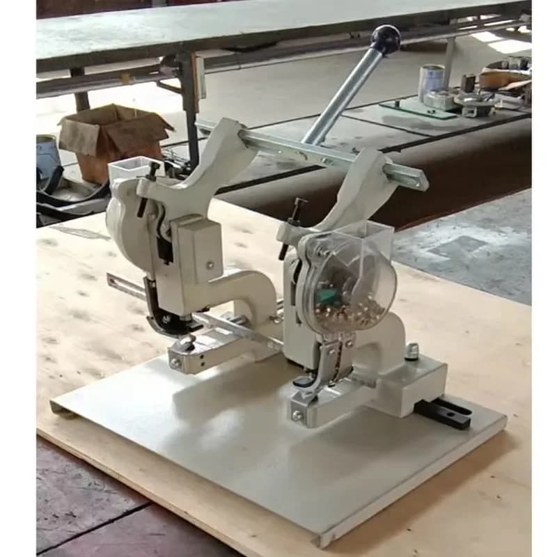 Punching machine for 4 mm double head eyelets, paper bag in the binding and riveting of suitcases and bags, leather belts