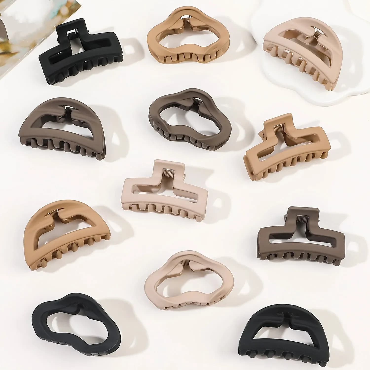 2024 New Fashion Small Frosted Geometry Clip Hairpin Barrettes per le donne accessori per ragazze copricapo artiglio per capelli all'ingrosso