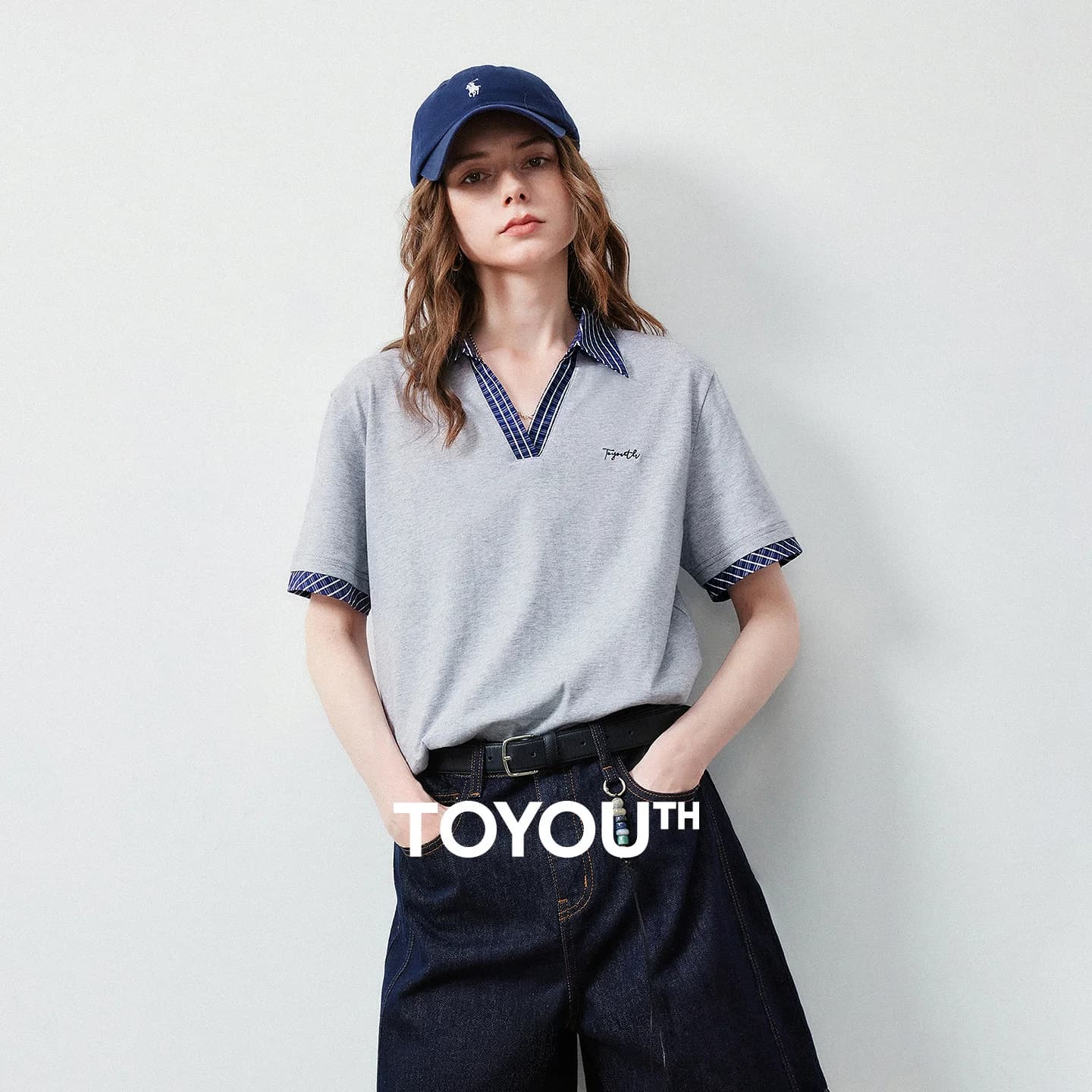 TOYOUTH T-shirt da donna 2026 Nuova Collezione Estiva in Cotone Antibatterico 5A Grigio Chiaro Effetto Melange con Colletto Polo e Polsini Ripiegati a Quadri