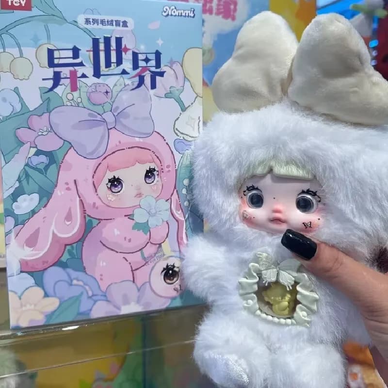 Nommi V6 Blind Box Originale Serie Mondo Diverso Ciondolo Peluche Kawaii Personaggi Anime Misteriosi Ciondoli in Vinile per Borsa Giocattoli Regalo