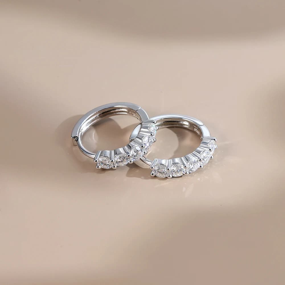 Round Shape 925 Sterling Silver Rhodium Plated D Color VVS Moissanite Diamand For Women Daily Wear Jewerly