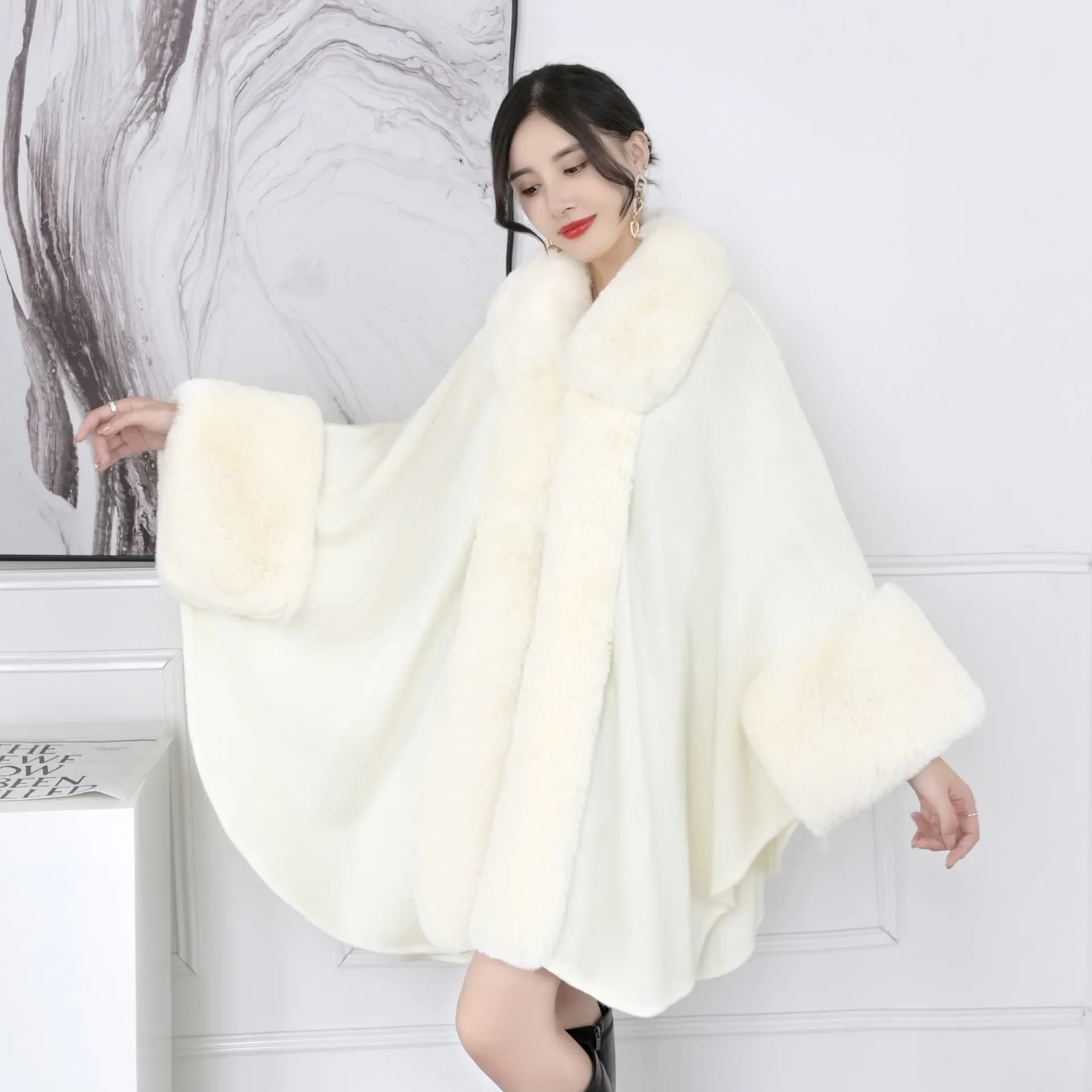 Inverno Grande Pendolo Collo in pelliccia di coniglio finto Cardigan Cappotto streetwear allentato Maniche a pipistrello Poncho Mantello Cappotto lungo da donna