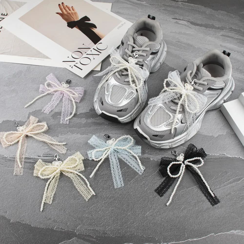 Portachiavi con fiocco in pizzo Decorazione con fibbia per scarpe dolci Ciondolo per borsa con perle Accessori per ciondoli per scarpe affascinanti per borsa per accessori per ragazze regalo