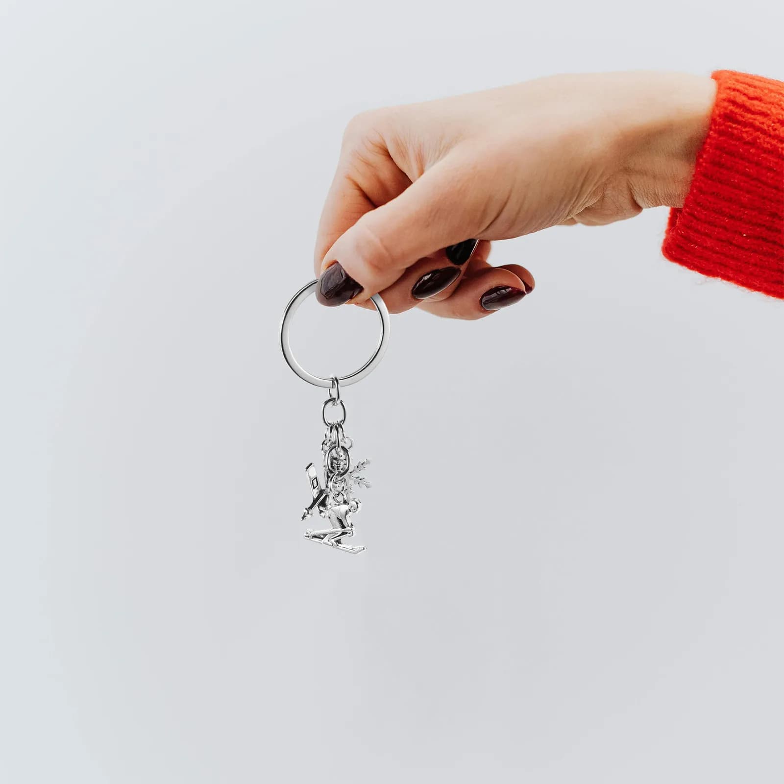 4 Pieces Ski Keychain, Winter Ski Accessories, Snowflake Pendants, Double Snowboard Pendant, Keyring, Bag Charm and Backpack, Ski