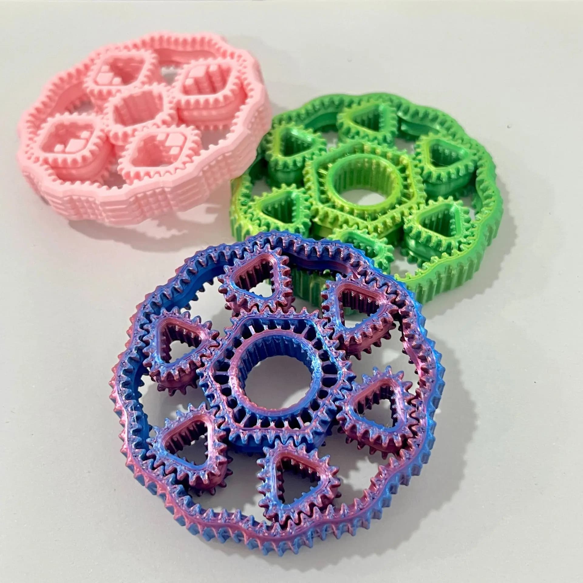 Nuovo Mano Spinner Gear Alleviare Lo Stress Giroscopio EDC Rilassamento Della Mano Agitarsi Giocattoli Circolare Triangolare Ingranaggi ADHD Autismo Spinning Giroscopio Giocattolo