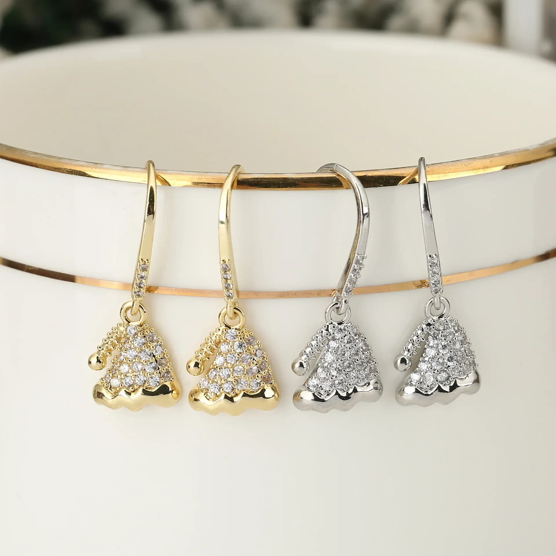 Bestselling Christmas hat-shaped zircon drop earrings, festive, creative, stylish and trendy jewelry earrings