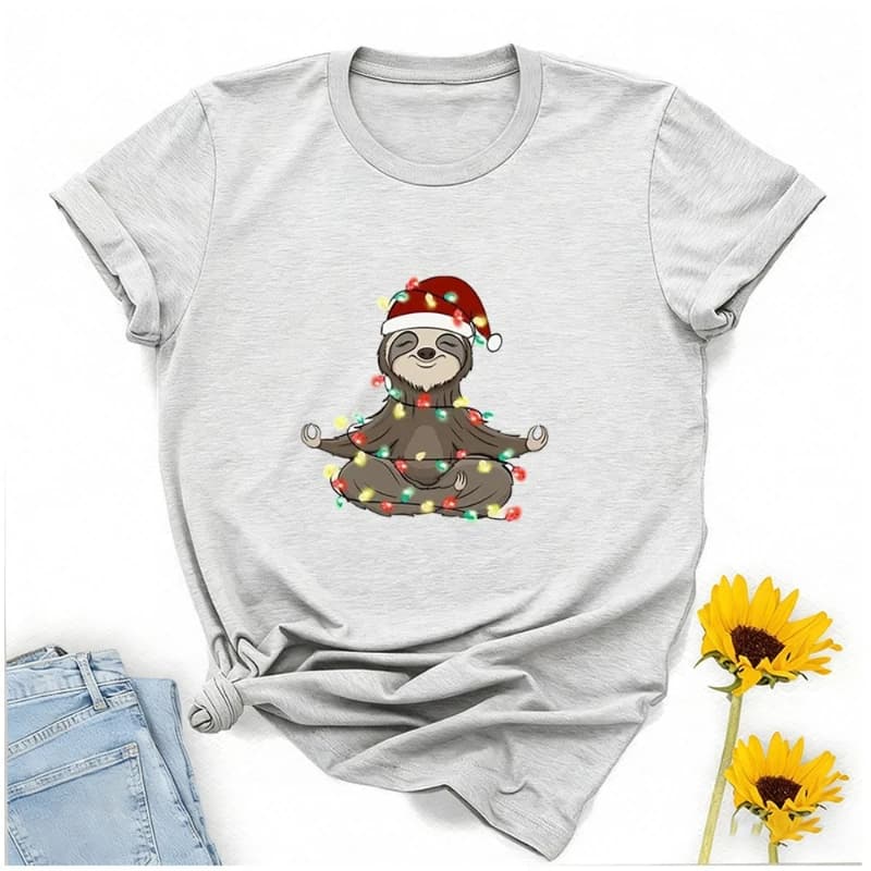 Y2k Camicia Natale Bradipo T-shirt da uomo Nero Bianco Kawaii Abbigliamento Donna Vintage Luci natalizie Stampa estiva Streetwear