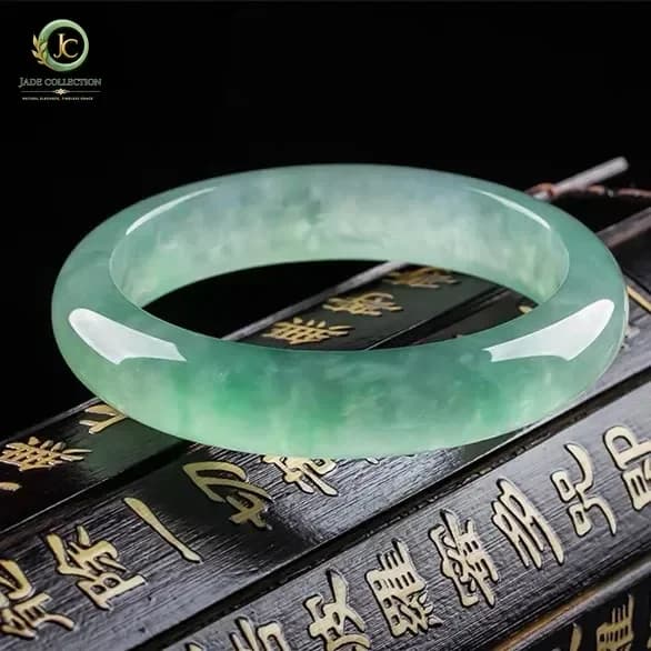Natural Myanmar jadeite bracelet women's icy glutinous seed floating flower light sunny green jadeite jade bracelet bangle