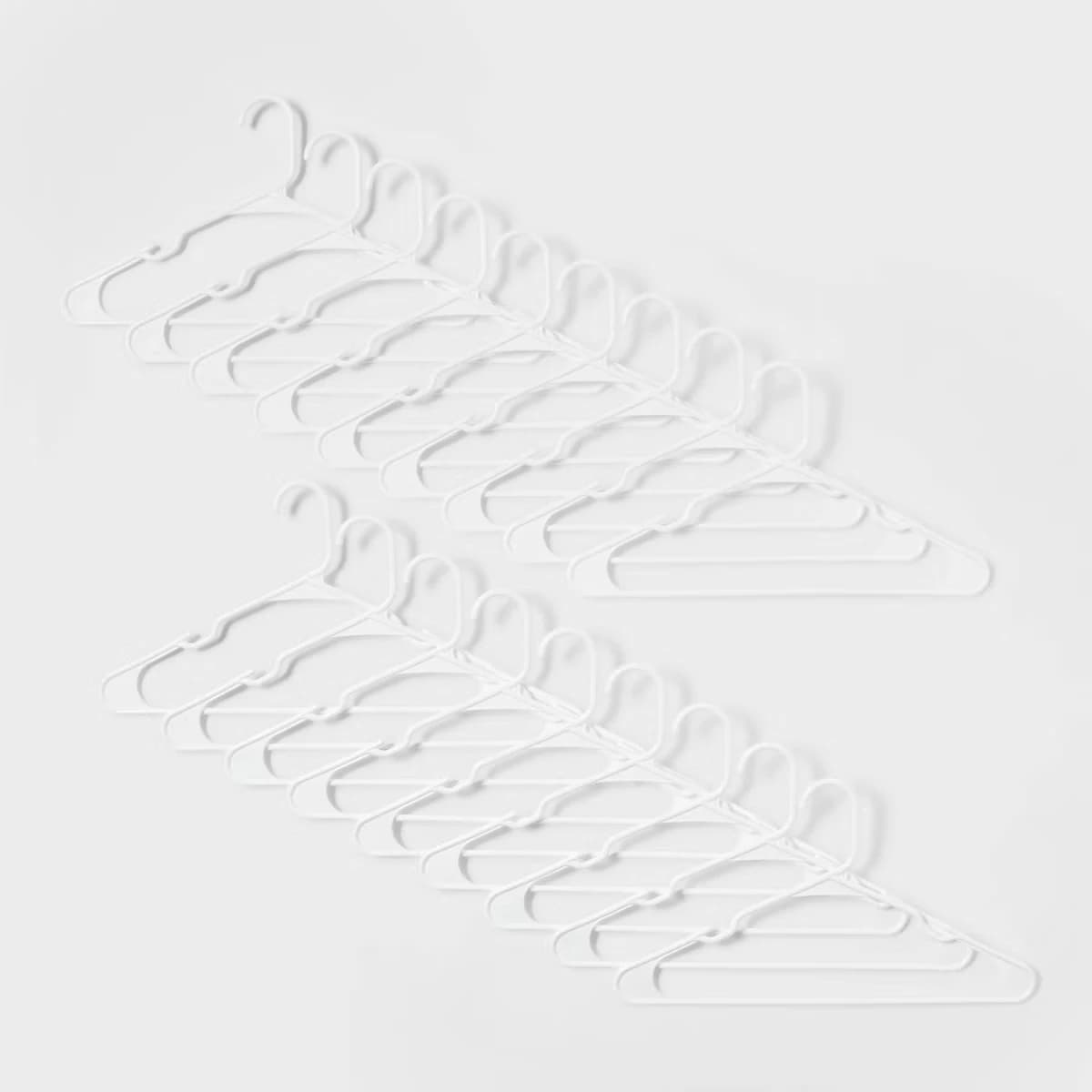 Brightroom 18PK Plastic Hangers White Non-Slip Wide Shoulder Closet Organizer Plastic Clothes Hangers for Men Women Kids