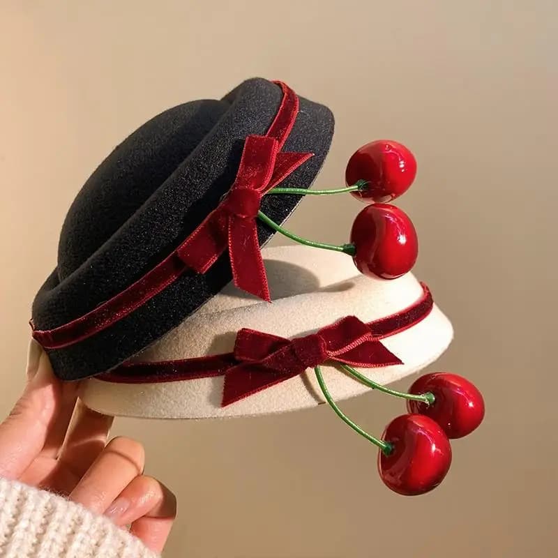 1 pz Grazioso Cappello Berretto in Velluto con Fiocco e Ciliegie, Fermaglio per Capelli Stile Francese, Accessorio per Capelli da Donna per Feste