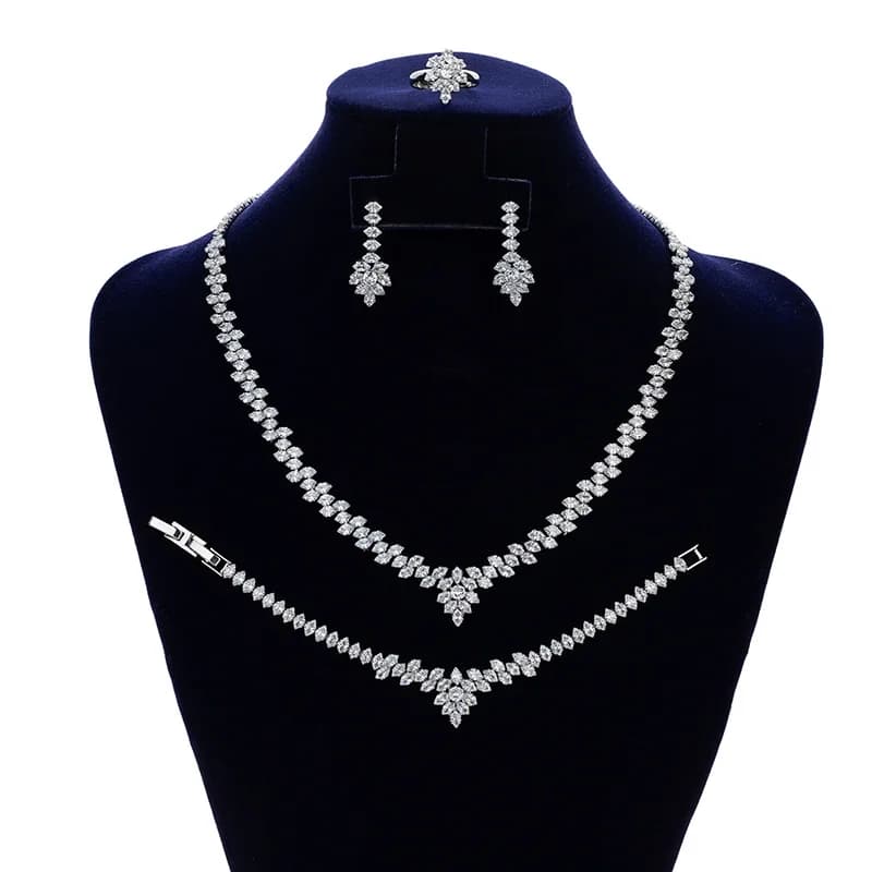 Set di gioielli HADIYANA Splendidi donne alla moda Festa di nozze Collana da sposa Orecchini Anello e bracciale Set BN7833 Regalo di Capodanno