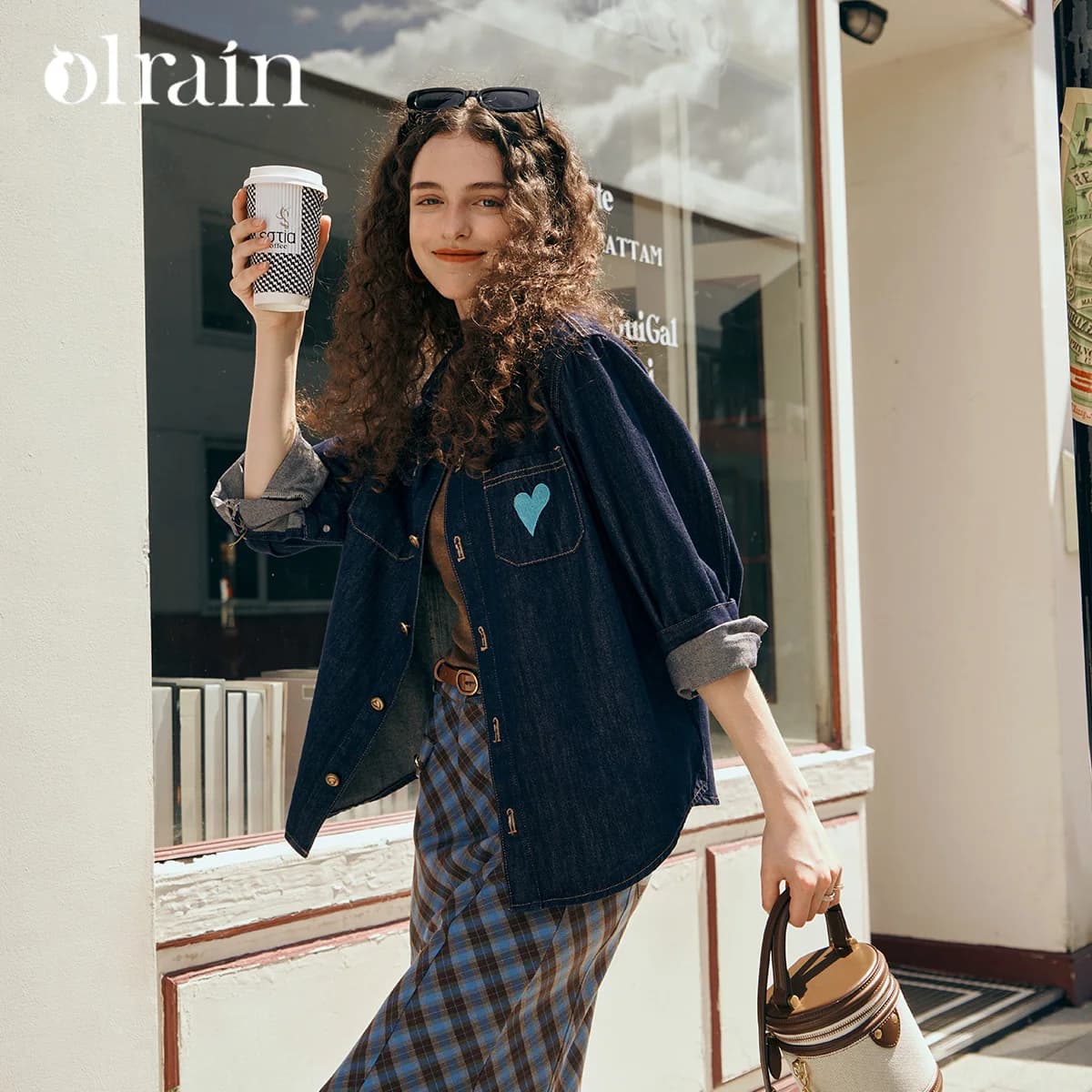Camicia in Denim da Donna OLrain Autunno 2026 Nuova Giacca Camicia Vintage in Puro Cotone Casual a Maniche Lunghe da Donna O57QC85500