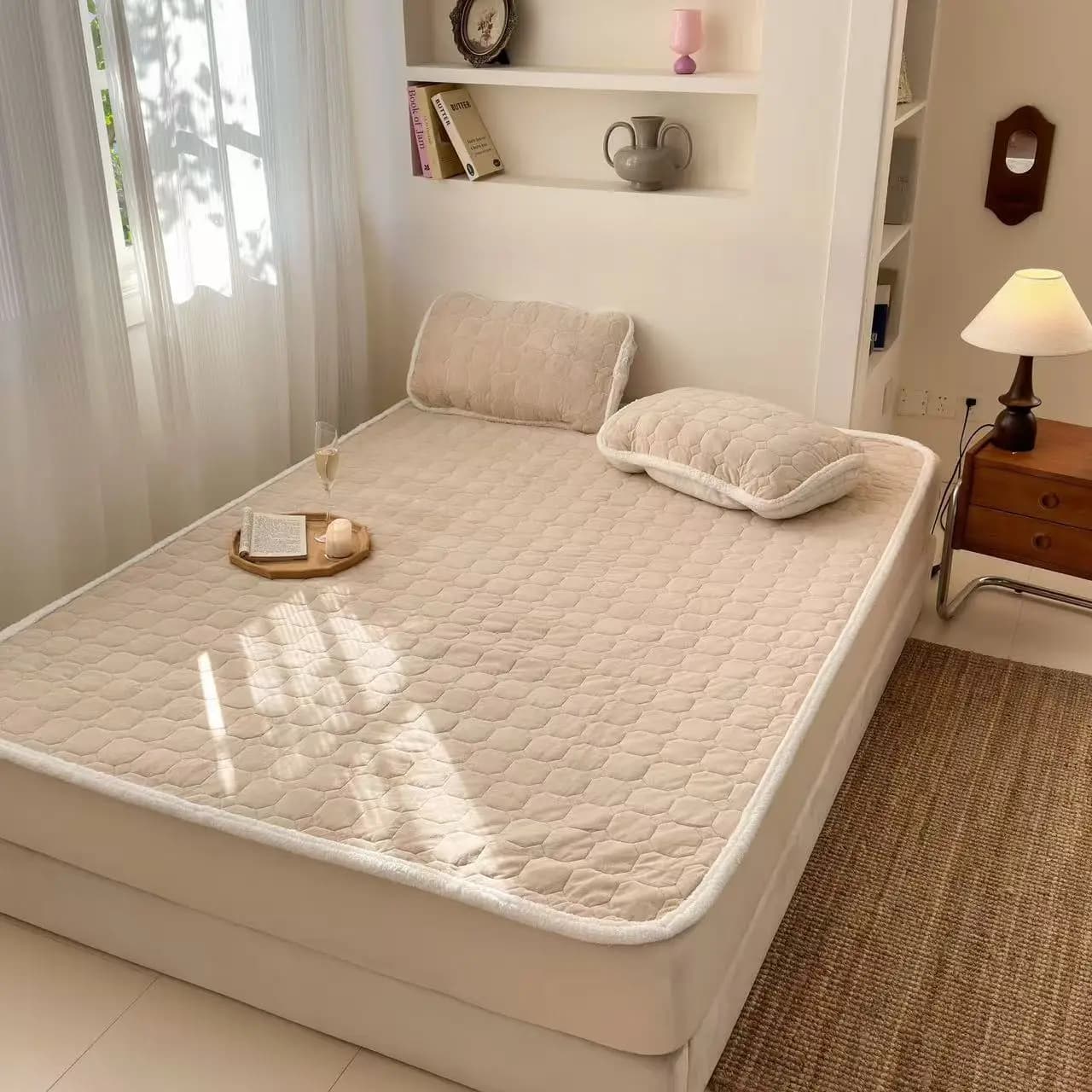 Coprimaterasso invernale in velluto Coprimaterasso traspirante Copriletto trapuntato Copriletti per la casa Biancheria da letto Coprimaterasso morbido