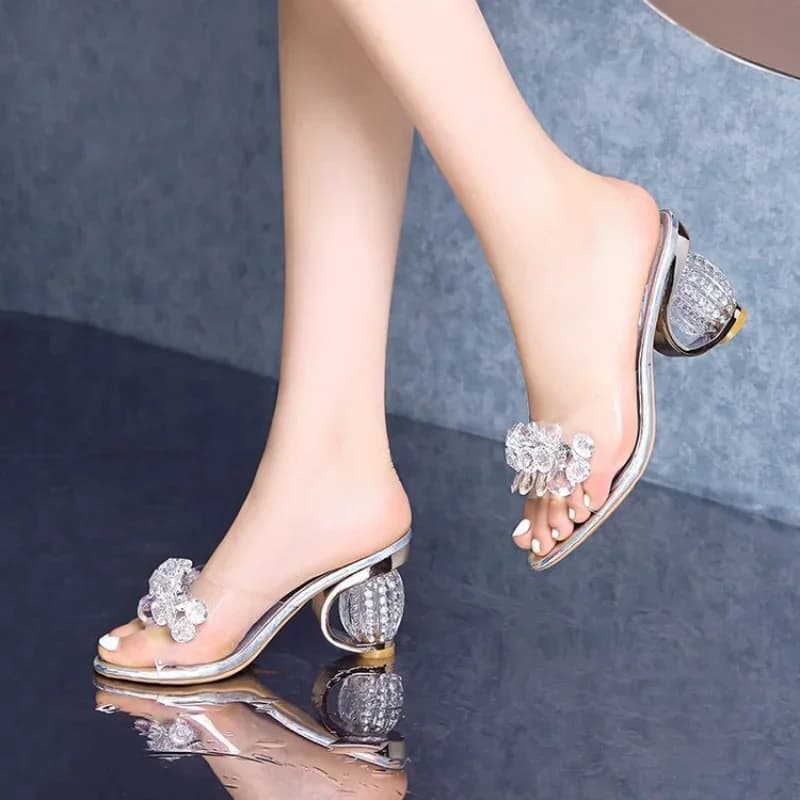 Estate 2025 Nuovo stile Fiori Sexy Trasparente Una parola Infradito Donna Tacchi alti Moda Indossare Infradito Pantofole da donna