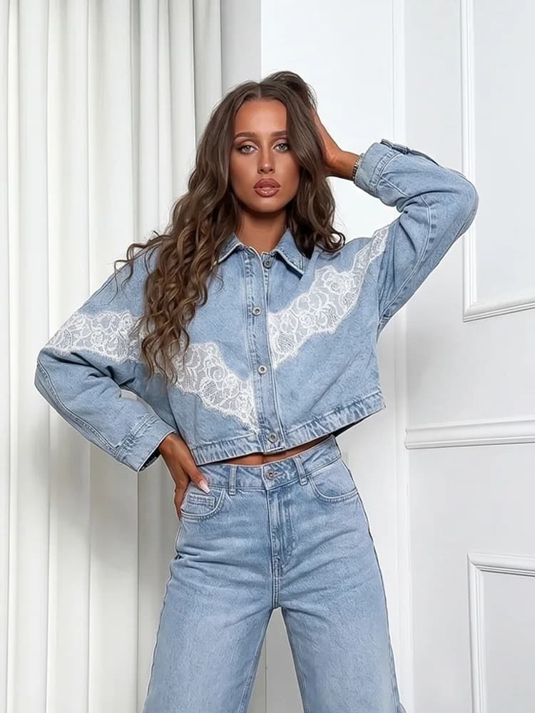 HH Abbigliamento Femminile alla Moda con Inserti in Pizzo ​ ​ Giacca Corta in Denim Azzurro Monopetto con Risvolto, Collezione Autunno 2026, Top Casual da Donna Stile Streetwear
