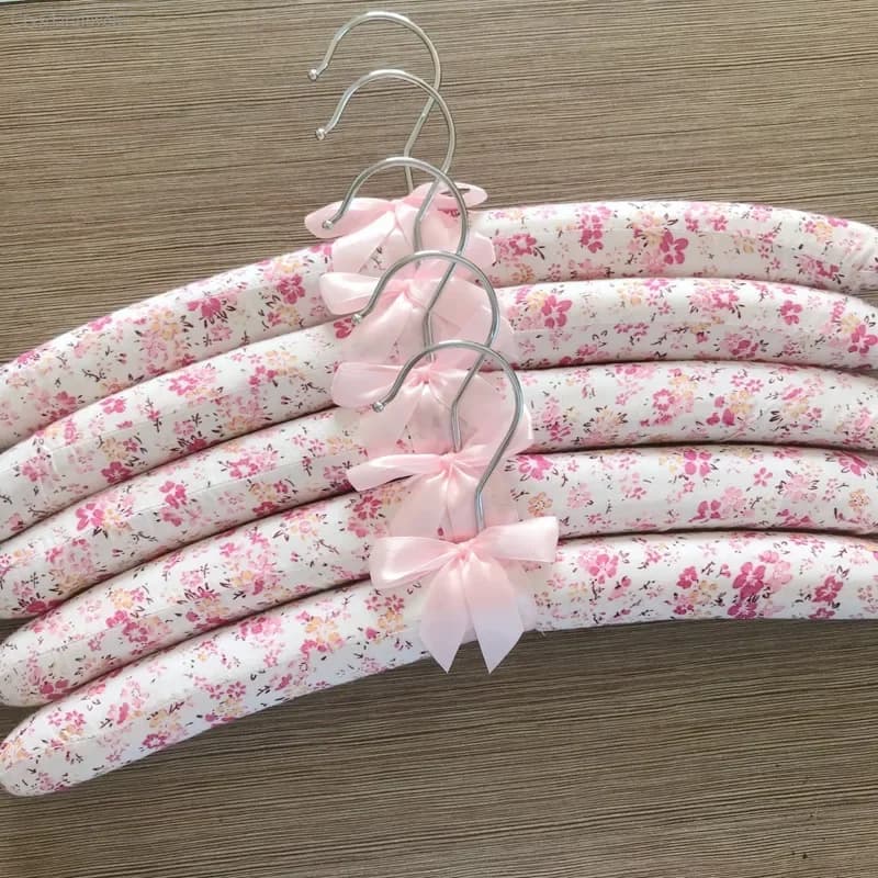5 pezzi 38,5 cm grucce grucce imbottite in spugna grucce in schiuma antiscivolo coperture in tela di raso per vestiti per adulti simpatici scaffali dal design floreale