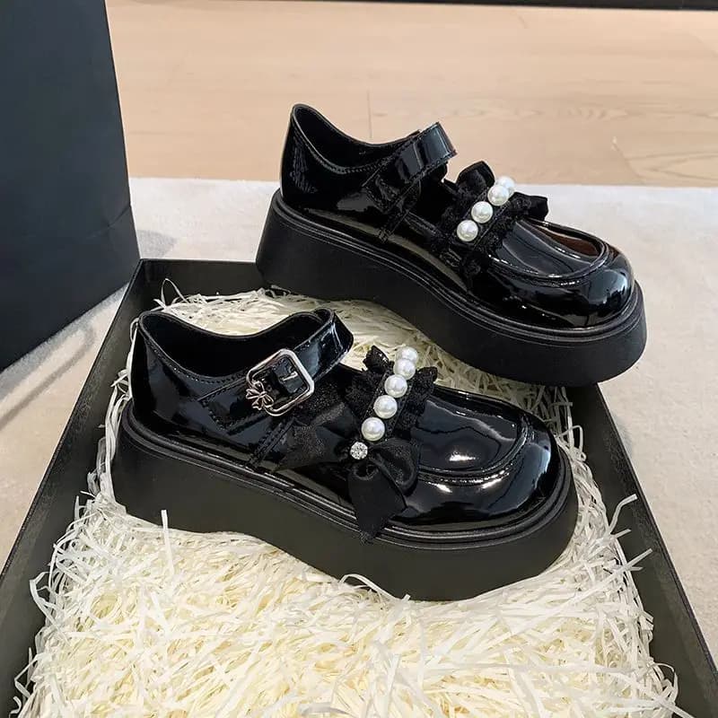 Nuove Scarpe Mary Jane 2026 con Fiocco di Perle, Suola Spessa, Stile Giapponese, Punta Rotonda, Leggere e Versatili