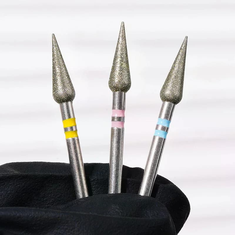 Punta da trapano professionale per unghie, cono affilato, in carburo, per pulire le cuticole, per la rimozione dello smalto gel, strumento per manicure durevole per le tecnologie delle unghie