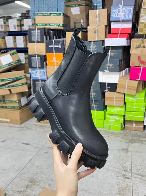 Fashionable Women's Short Boots round Toe Thick Bottom Inner Fleece Pure Color Boots British Style Winter High Heel