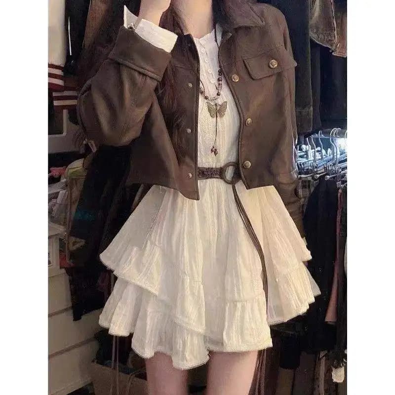 Completo Abito Corto Bianco da Donna con Giacca in Pelle Marrone Versatile da Lavoro, Nuovo Stile Autunnale, Ensemble alla Moda a Maniche Lunghe in Poliestere
